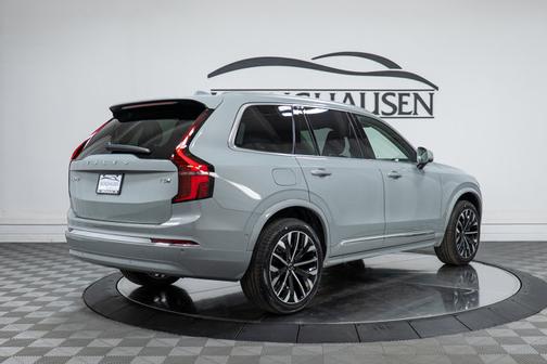 2026 Volvo XC90 Plug-In Hybrid Plus