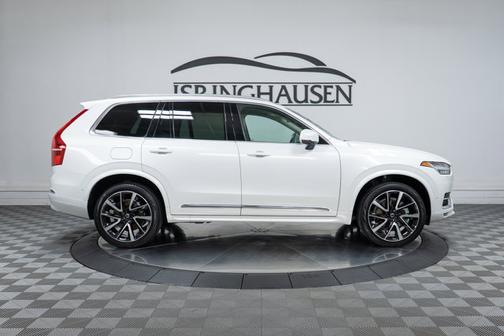 2023 Volvo XC90 Plus