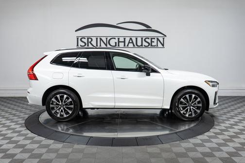 2025 Volvo XC60 Plus