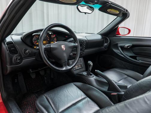 2002 Porsche Boxster Base (M5)