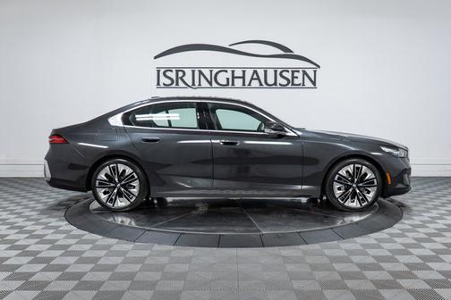 2025 BMW 530 530i xDrive