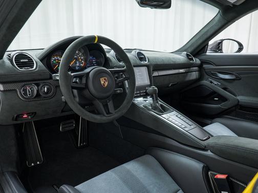 2025 Porsche 718 Cayman GT4 RS