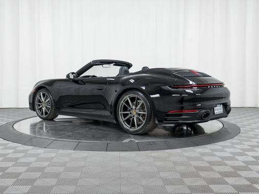 2021 Porsche 911 Carrera