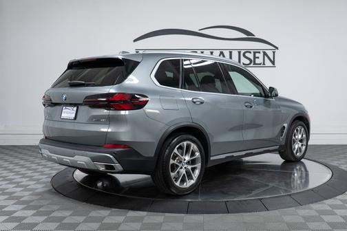 Skyscraper Grey Metallic 2024 BMW X5 xDrive40i