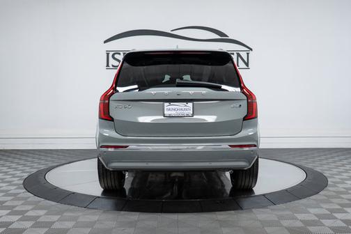2026 Volvo XC90 Plus