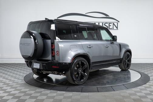 2024 Land Rover Defender X-Dynamic SE