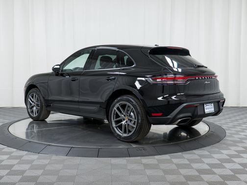 2026 Porsche Macan 