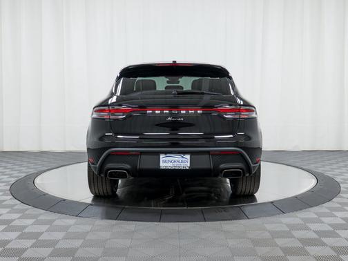 2026 Porsche Macan 