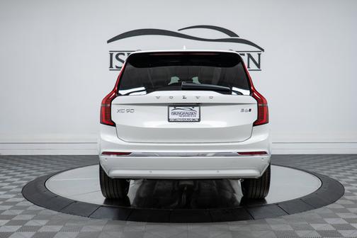 2026 Volvo XC90 Plus