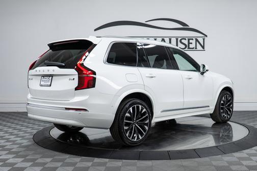 2026 Volvo XC90 Plus