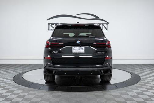 Black Sapphire Metallic 2024 BMW X5 xDrive40i