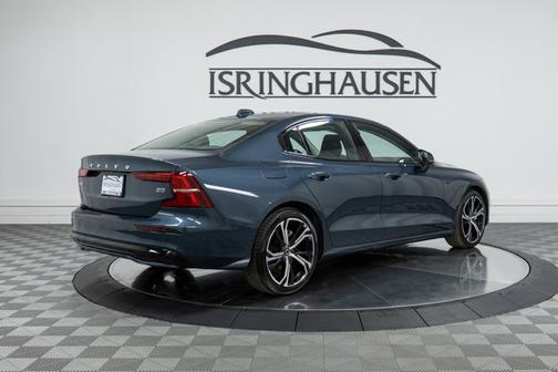 2025 Volvo S60 Plus