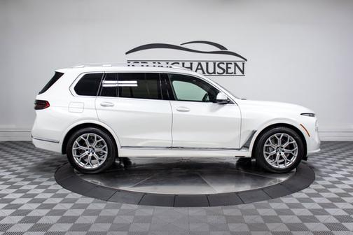 2025 BMW X7 xDrive40i