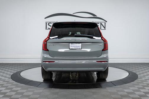 2026 Volvo XC90 Plug-In Hybrid Plus