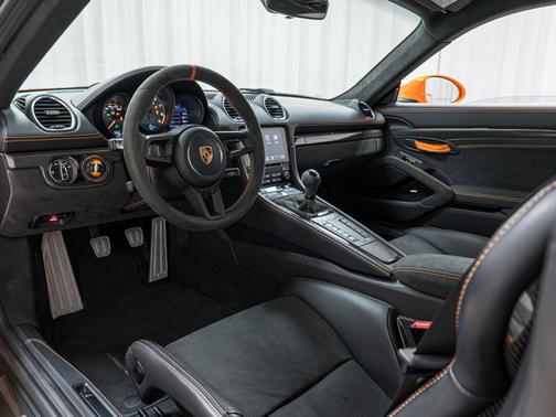 2021 Porsche 718 Cayman GT4