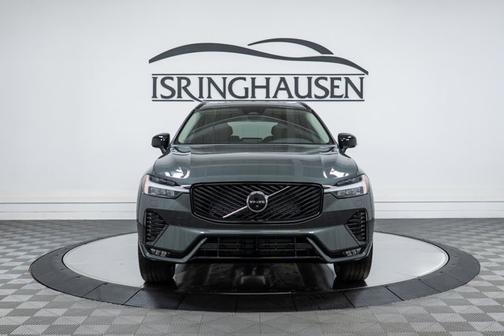 2026 Volvo XC60 Plus