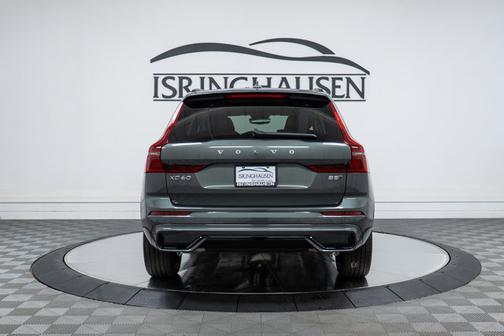 2026 Volvo XC60 Plus