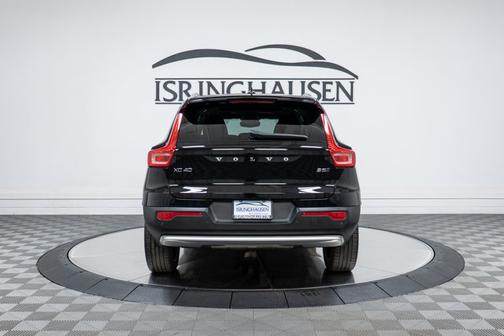 2023 Volvo XC40 Plus Bright Theme