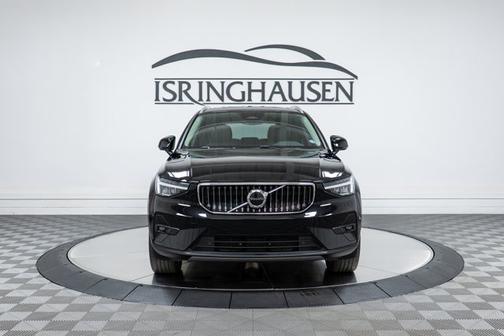 2023 Volvo XC40 Plus Bright Theme