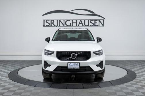 2026 Volvo XC40 Core