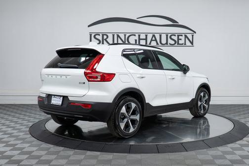 2026 Volvo XC40 Core
