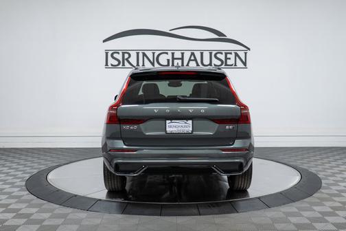 2026 Volvo XC60 Plus