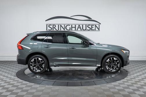 2026 Volvo XC60 Plus
