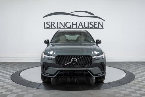 2026 Volvo XC60 Plus
