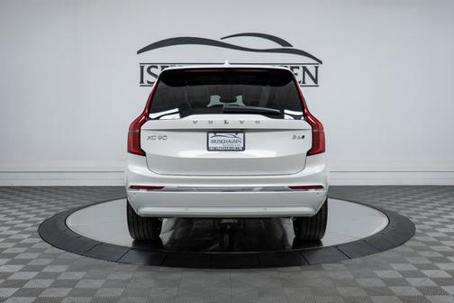 2026 Volvo XC90 Plus