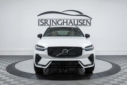 2026 Volvo XC60 Plus