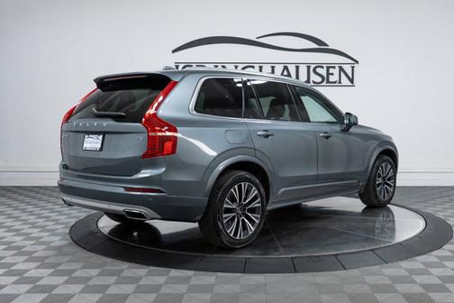 2020 Volvo XC90 T6 Momentum