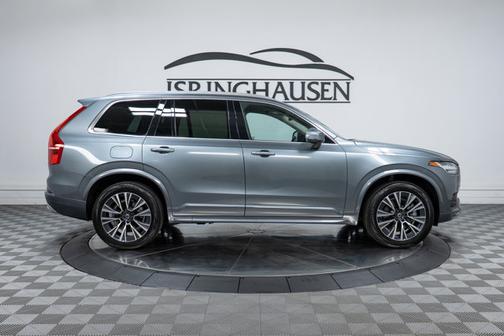 2020 Volvo XC90 T6 Momentum