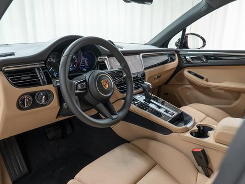 Copper Ruby Metallic 2026 Porsche Macan