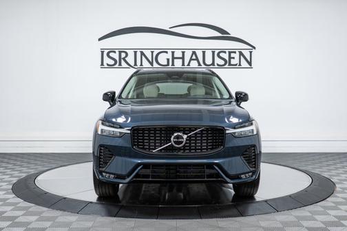2025 Volvo XC60 Core
