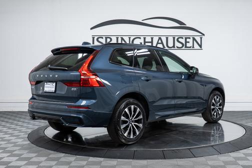 2025 Volvo XC60 Core