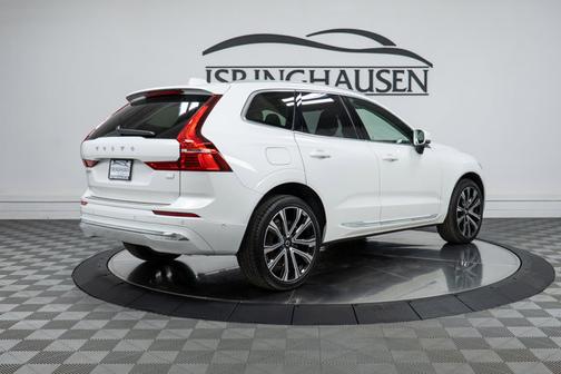 2023 Volvo XC60 Recharge Plug-In Hybrid Ultimate Bright Theme