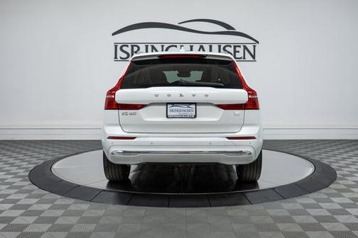 2023 Volvo XC60 Recharge Plug-In Hybrid Ultimate Bright Theme