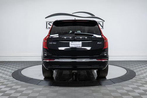 2026 Volvo XC90 Plus