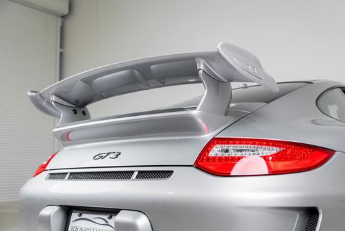 GT Silver Metallic 2010 Porsche 911 GT3