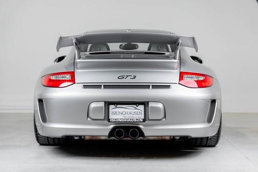 GT Silver Metallic 2010 Porsche 911 GT3