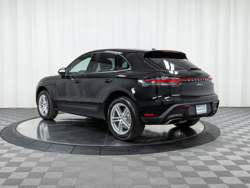 2025 Porsche Macan 