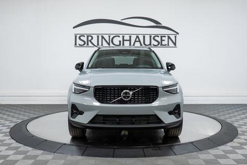 2025 Volvo XC40 Plus Dark Theme