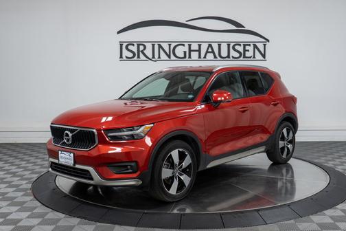 2021 Volvo XC40 Momentum