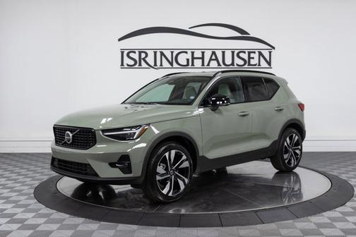 2025 Volvo XC40 Plus Dark Theme