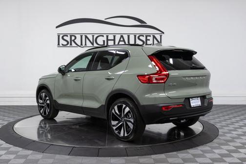 2025 Volvo XC40 Plus Dark Theme