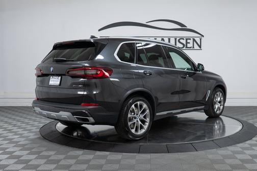 Dark Graphite Metallic 2022 BMW X5 xDrive40i