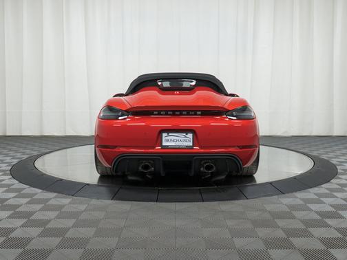 2022 Porsche 718 Spyder