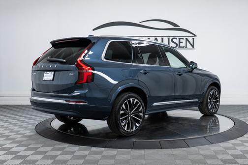 2026 Volvo XC90 Plus