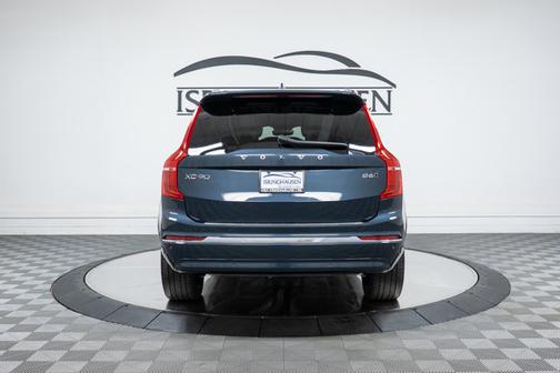 2024 Volvo XC90 Plus Bright Theme