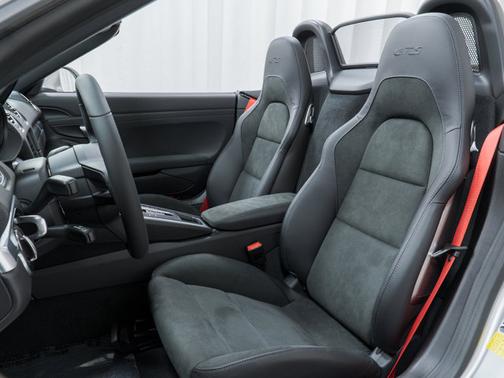 2025 Porsche 718 Boxster GTS 4.0